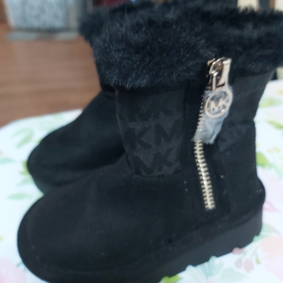Michael kors Toddler size 5 Boots - Picture 3 of 5
